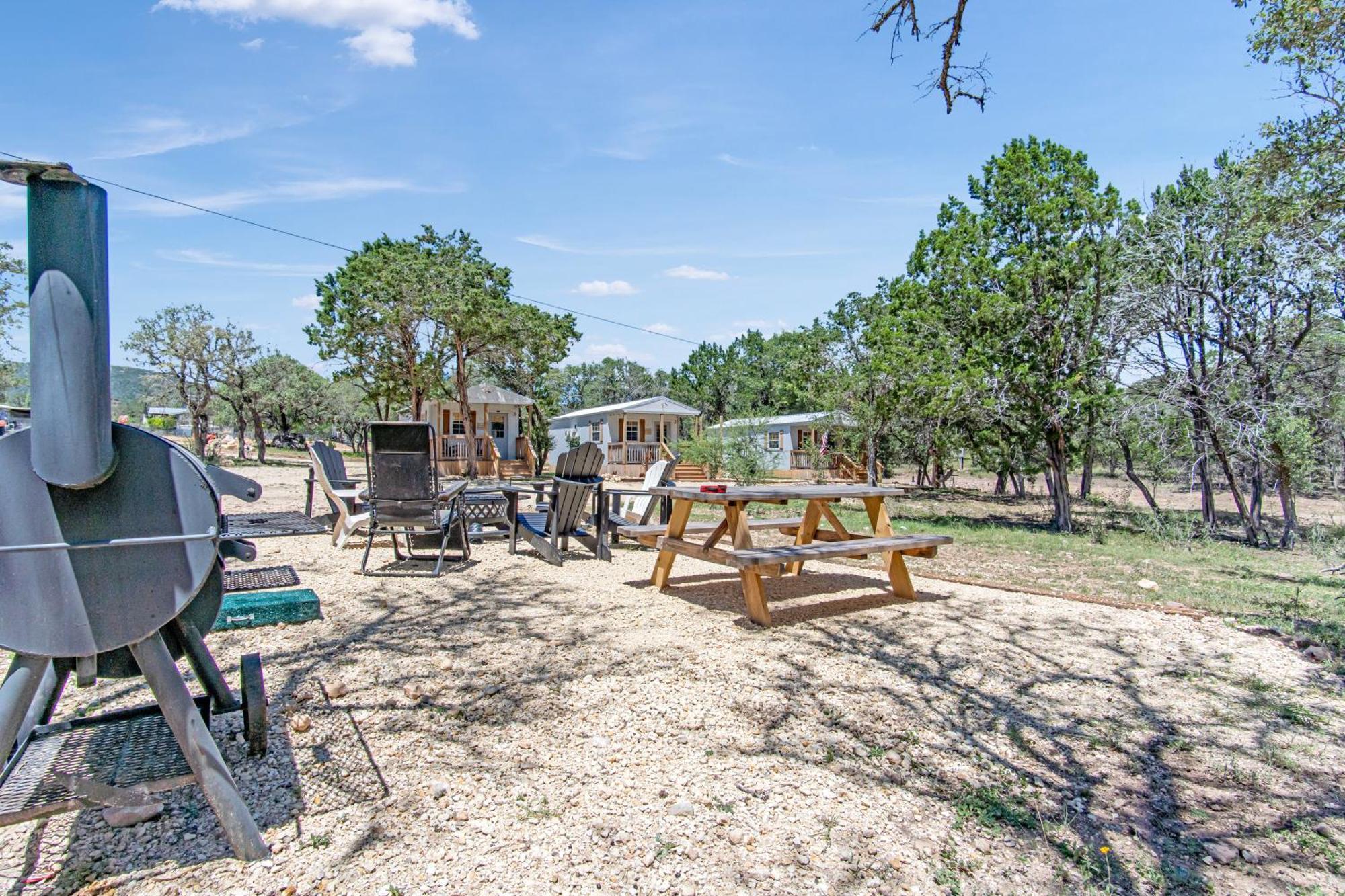 Lucky Star Ranch - Stargazer Hotel Tarpley Exterior photo