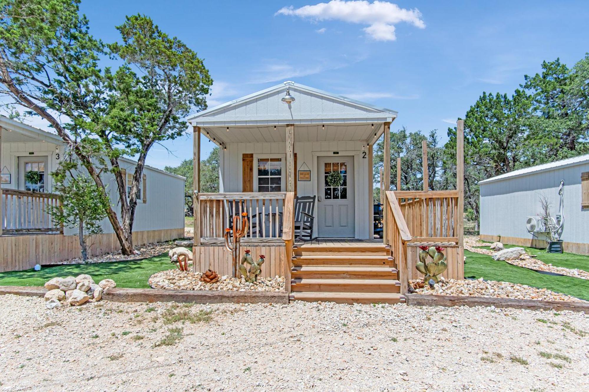 Lucky Star Ranch - Stargazer Hotel Tarpley Exterior photo